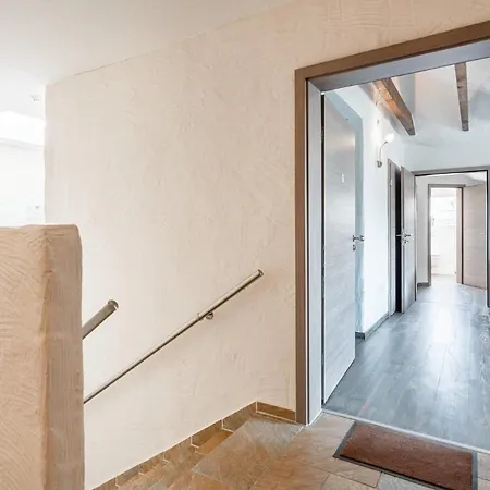 Nr 7 Seeblick 아파트 아우리흐